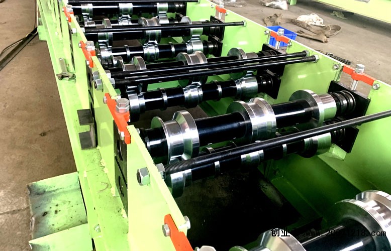 西宁市城东区彩钢复合板机器视频☏13833732866河北华泰压瓦机设备有限公司