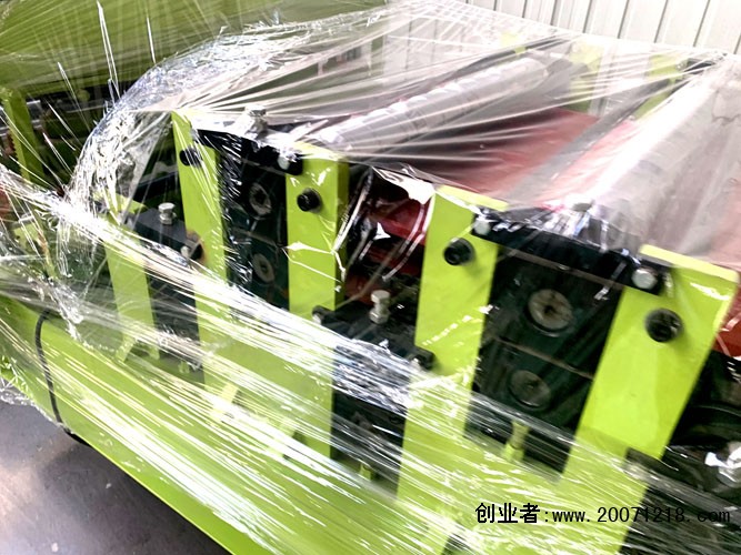 静宁县中国红旗压瓦机设备有限公司嘉兴彩钢压瓦机生产厂家☏13831729788